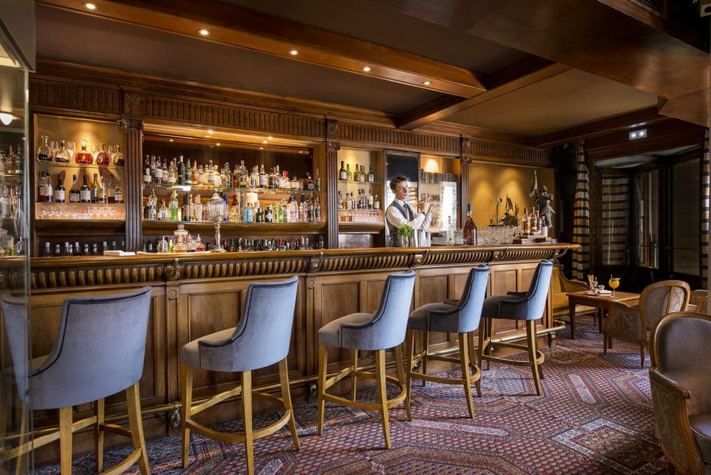 bar le negresco 12(c)didider bouko bd