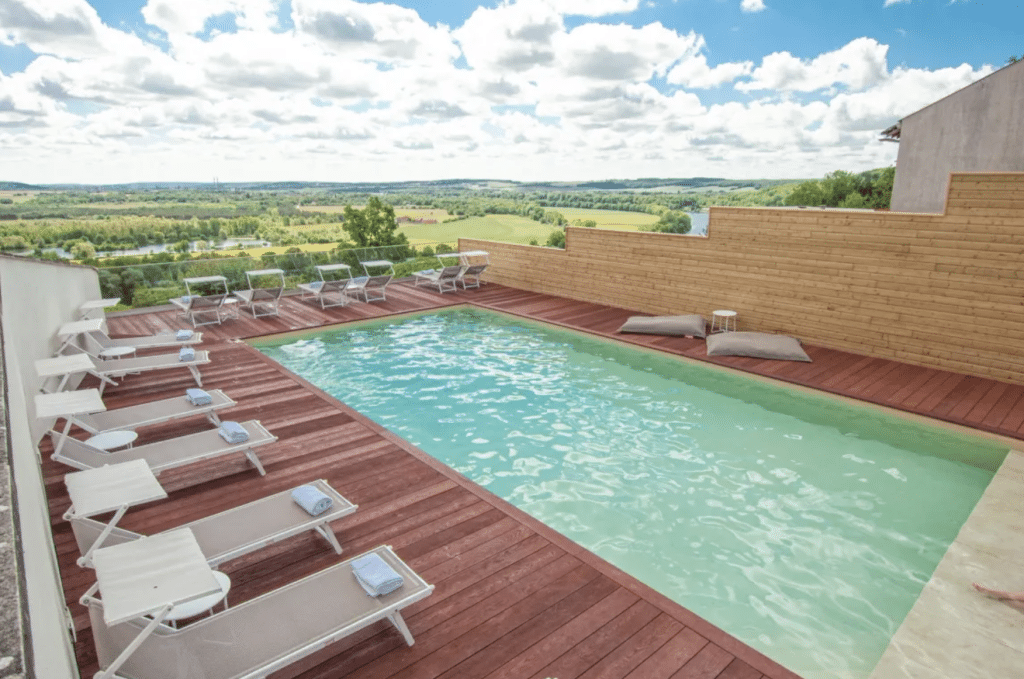 domaine de la corniche piscine