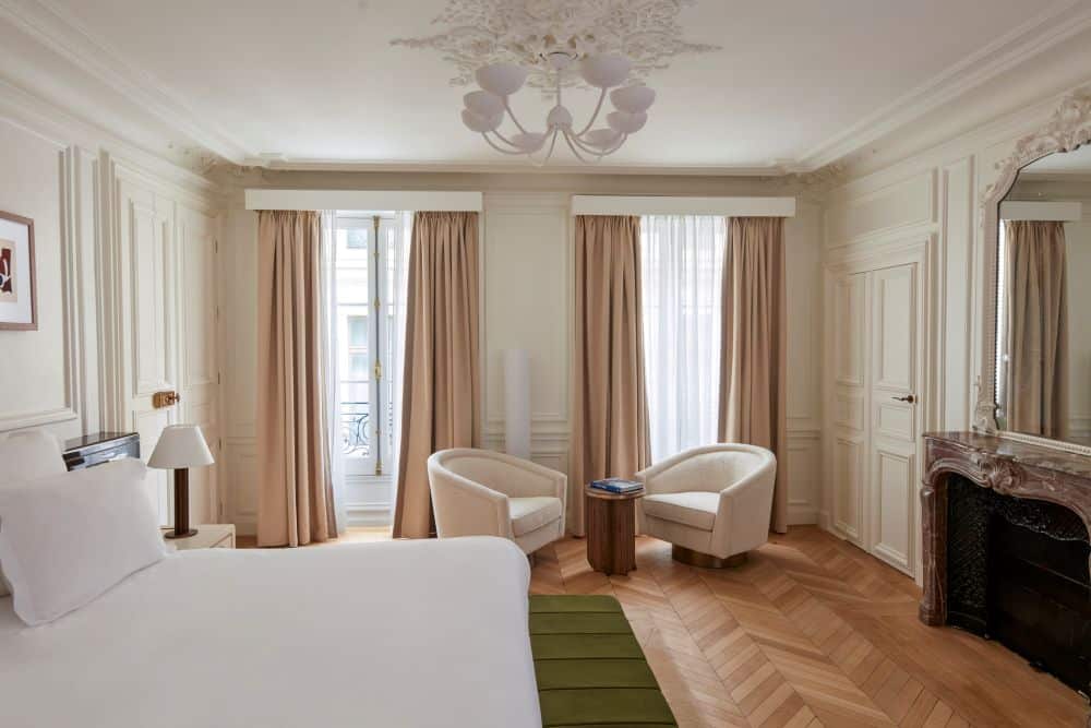 delano v4paris v412949 v4